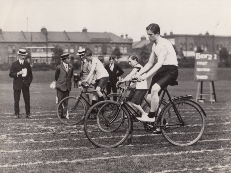 https://www.cooperscoborn.org.uk/wp-content/uploads/2023/08/i-Coopers-boys-Sports-Day-circa-1920-768x576.jpg