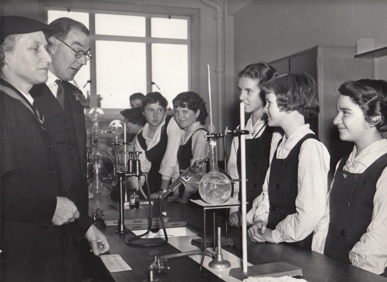 j-Coborn-girls-circa-1950-Science https://www.cooperscoborn.org.uk/wp-content/uploads/2023/08/j-Coborn-girls-circa-1950-Science-768x561.jpg